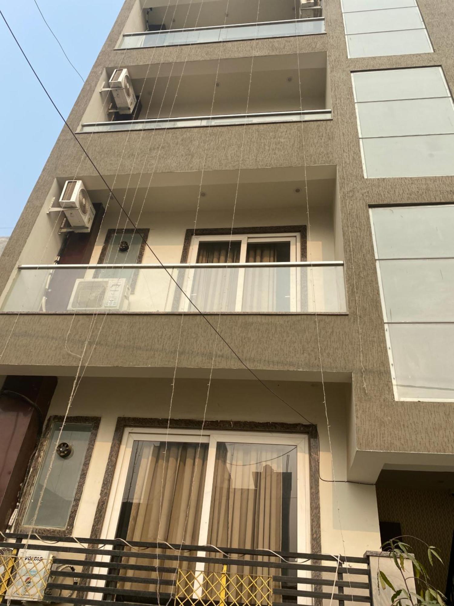 Royal Park Inn Грейтър Нойда Екстериор снимка