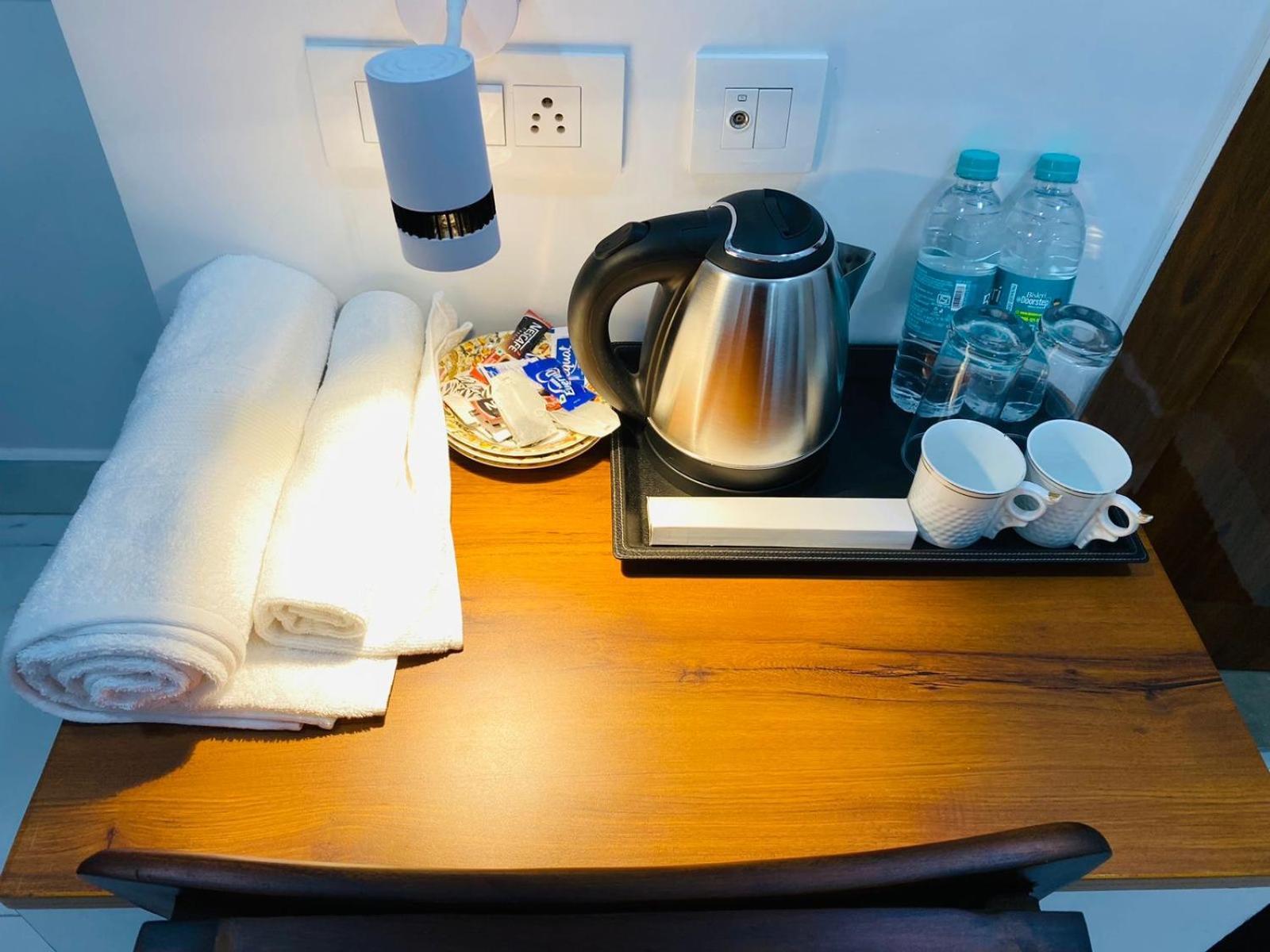Royal Park Inn Грейтър Нойда Екстериор снимка