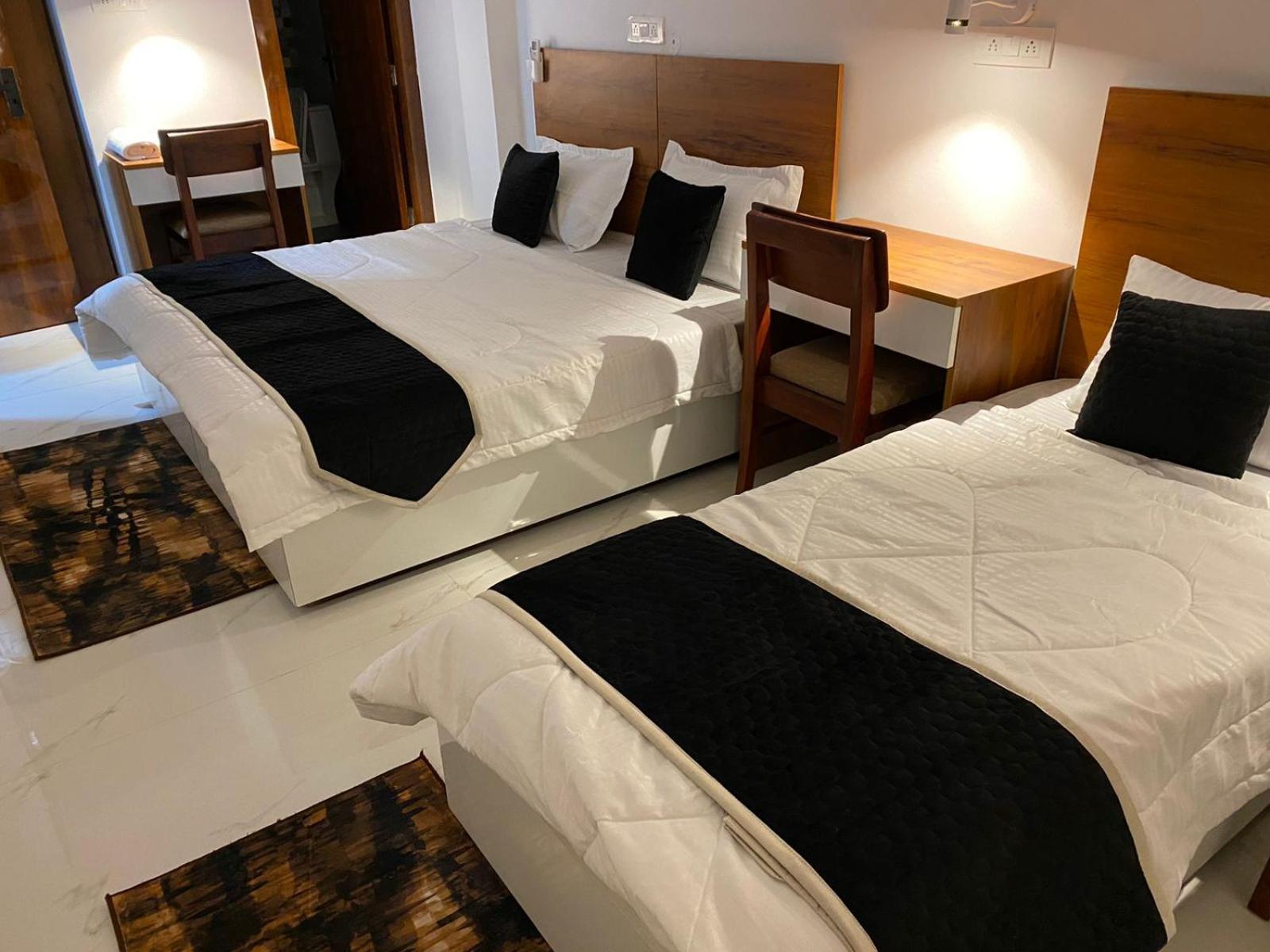 Royal Park Inn Грейтър Нойда Екстериор снимка