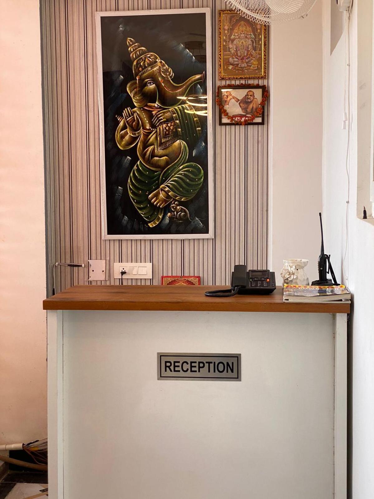 Royal Park Inn Грейтър Нойда Екстериор снимка